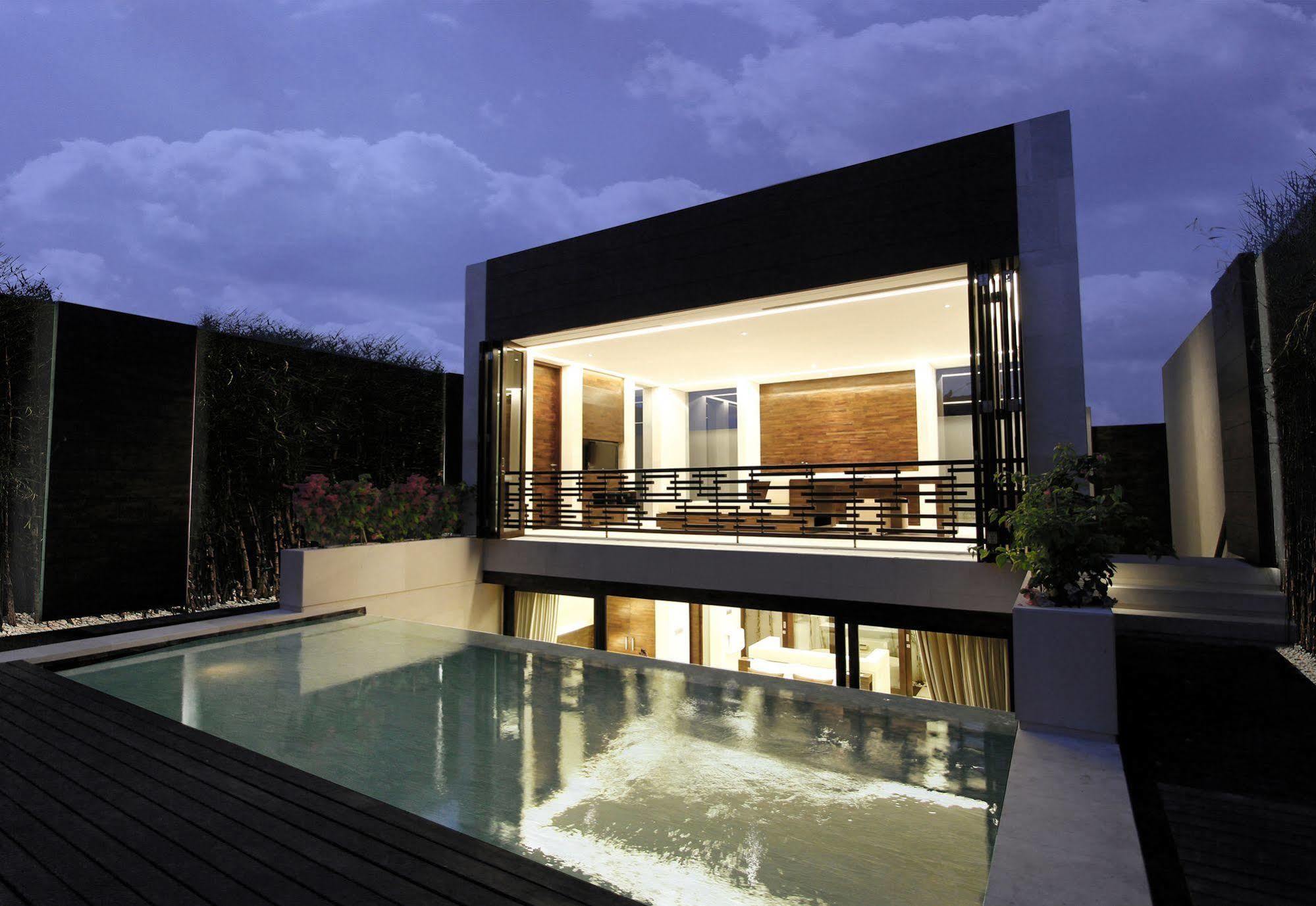 Equilibria Seminyak Villa Luaran gambar